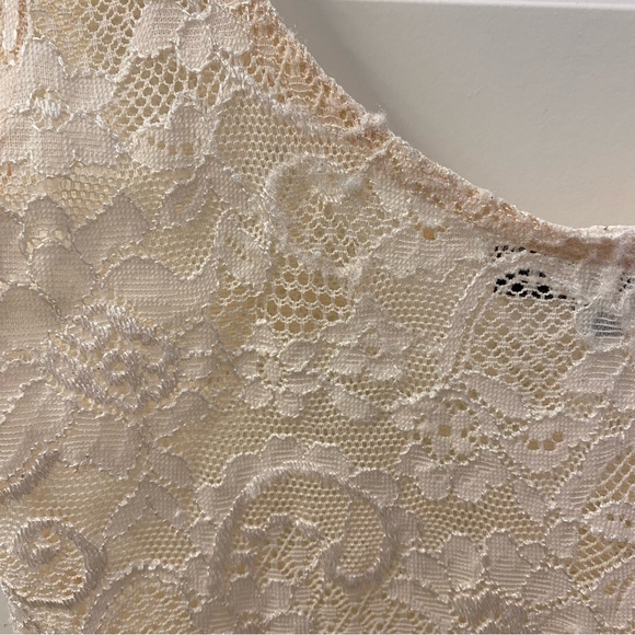 2/$25 Aritzia Talula Cream White Lace Mesh Tank Top Size XXS - Picture 4 of 5